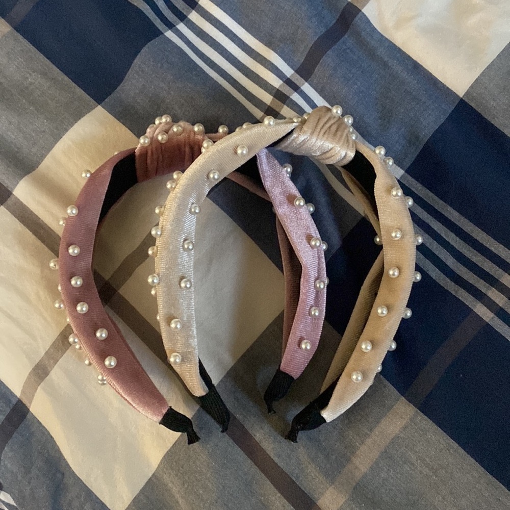 Bundle of women’s headbands (2)